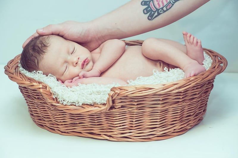 10 conseils pour préparer un enfant à l'arrivée d'un nouveau-né en 2026